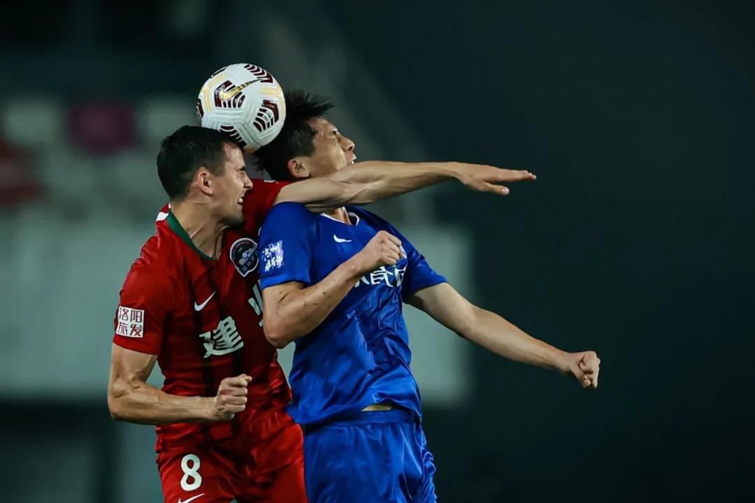 تودوروف يكشف تفاصيل مثيرة عن اكتشافه لنجم ليفربول محمد صلاح
