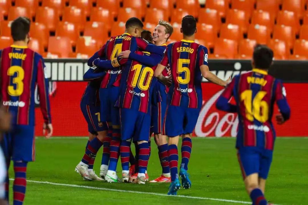 إذا أراد برشلونة ضم نيمار ما هي احتمالات عودة البرازيلي إلى الكامب نو؟